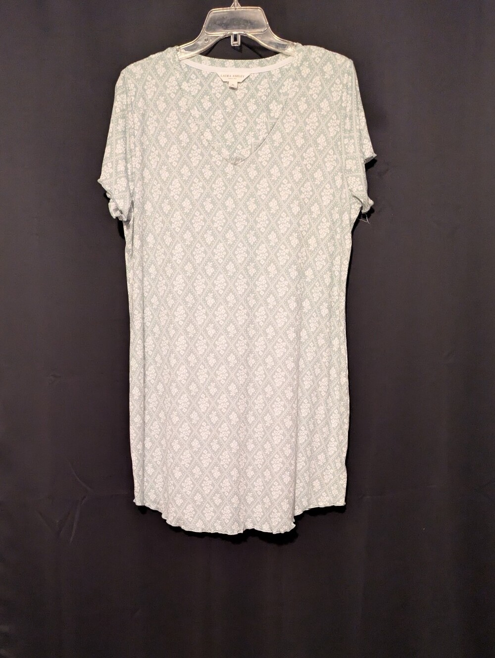 Laura Ashley Light Mint Patterned V-Neck Women’s Nightgown Scalloped Edges XL